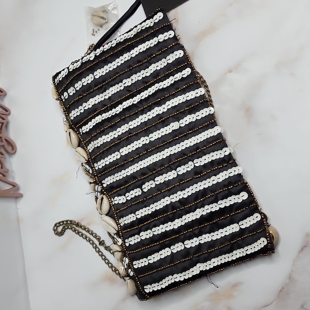 CLEMENTS RIBEIRO crossbody CLUTCH SHELLS CONCH SEQUINS WHITE BLACK HAND… - Picture 3 of 8